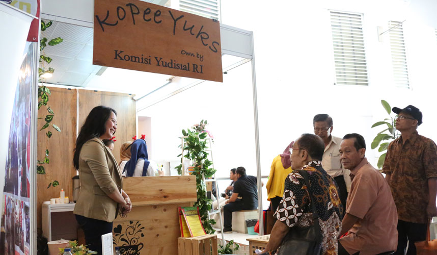 KY Ikuti Pameran Legal Expo Kemenkumham
