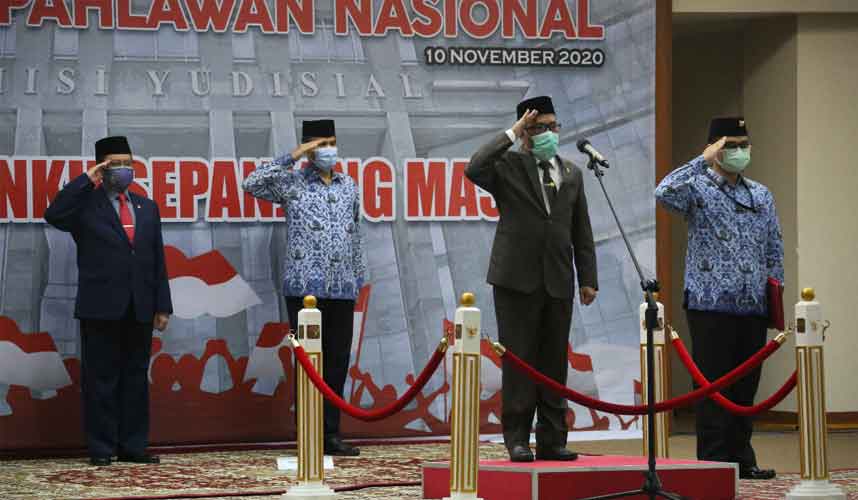 Ketua KY Pimpin Upacara Hari Pahlawan