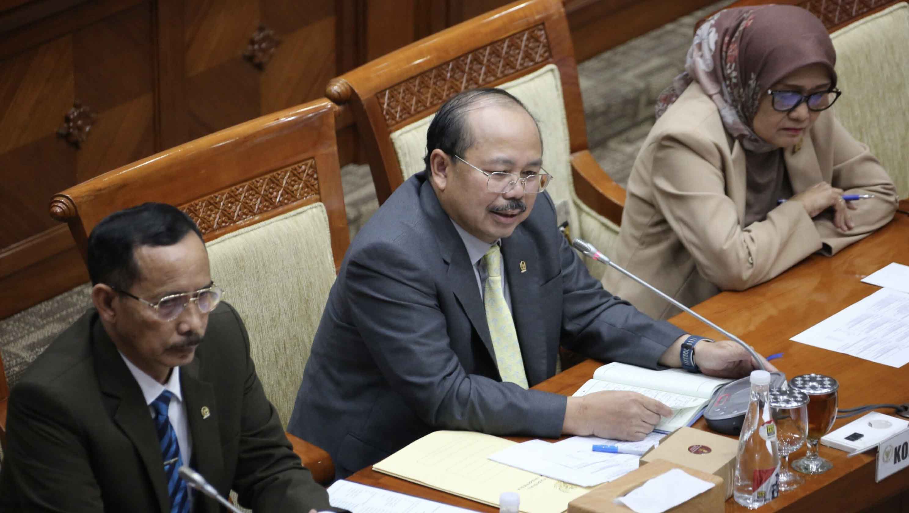 KY Rekomendasikan Majelis Hakim PN Surabaya Disanksi Pemberhentian dengan Hormat