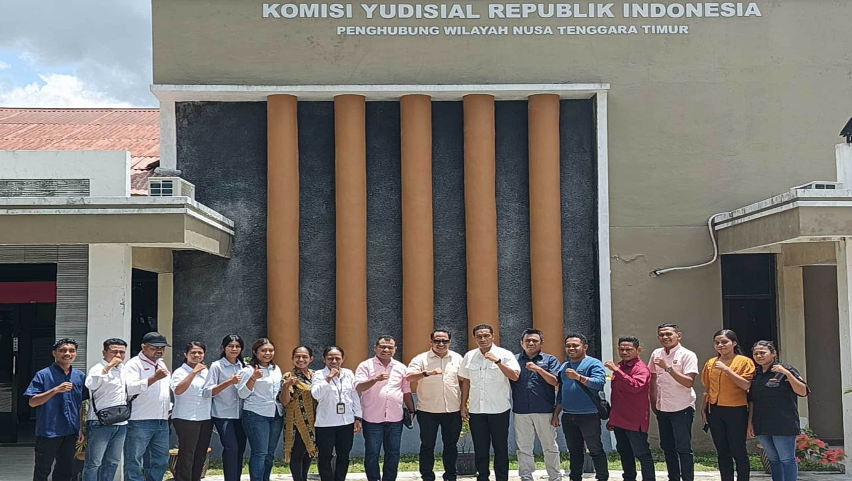 Penghubung KY NTT Sosialisasikan Penanganan Laporan Masyarakat
