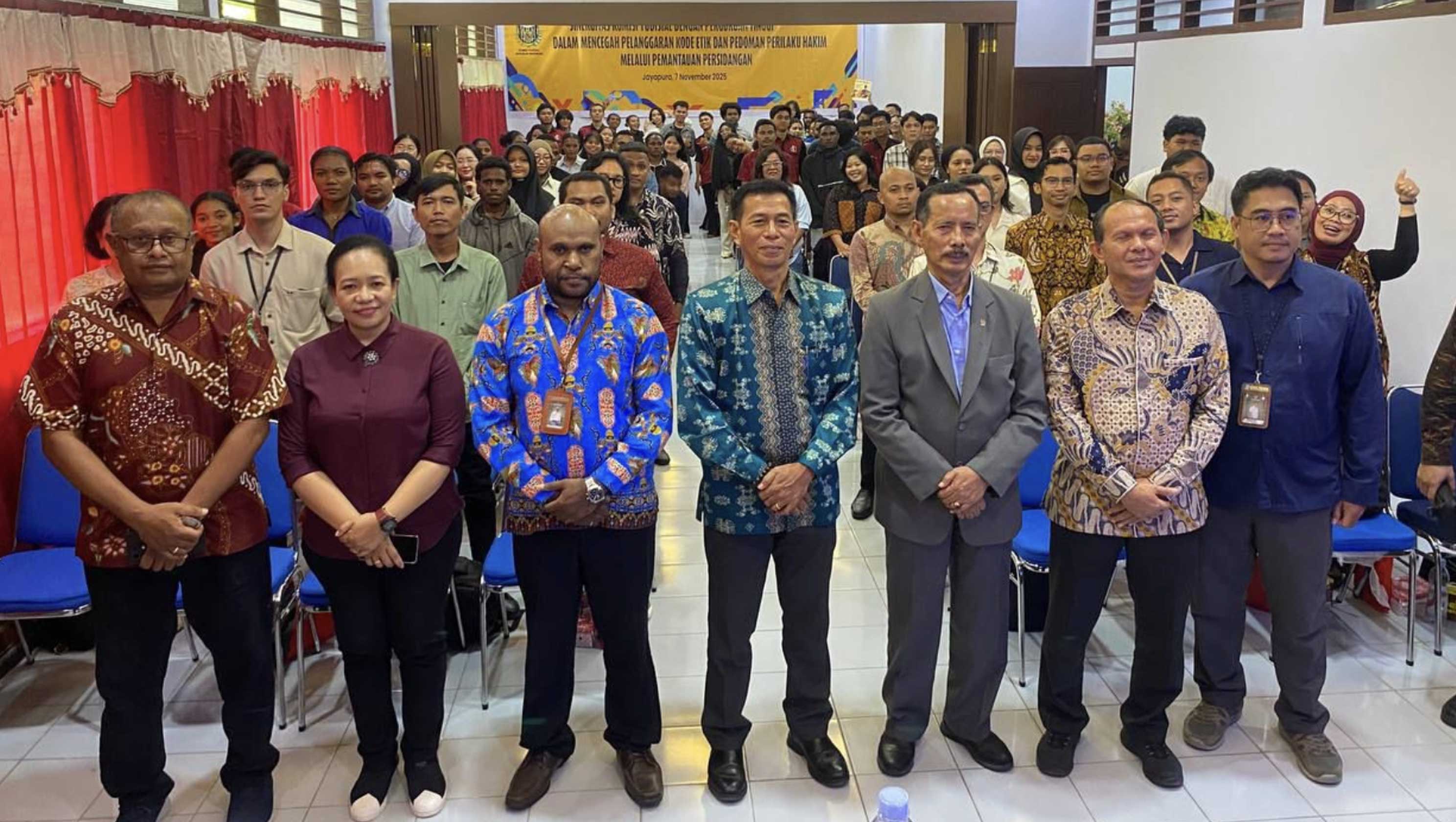 KY Ajak Mahasiswa FH Uncen Turut Awasi Hakim