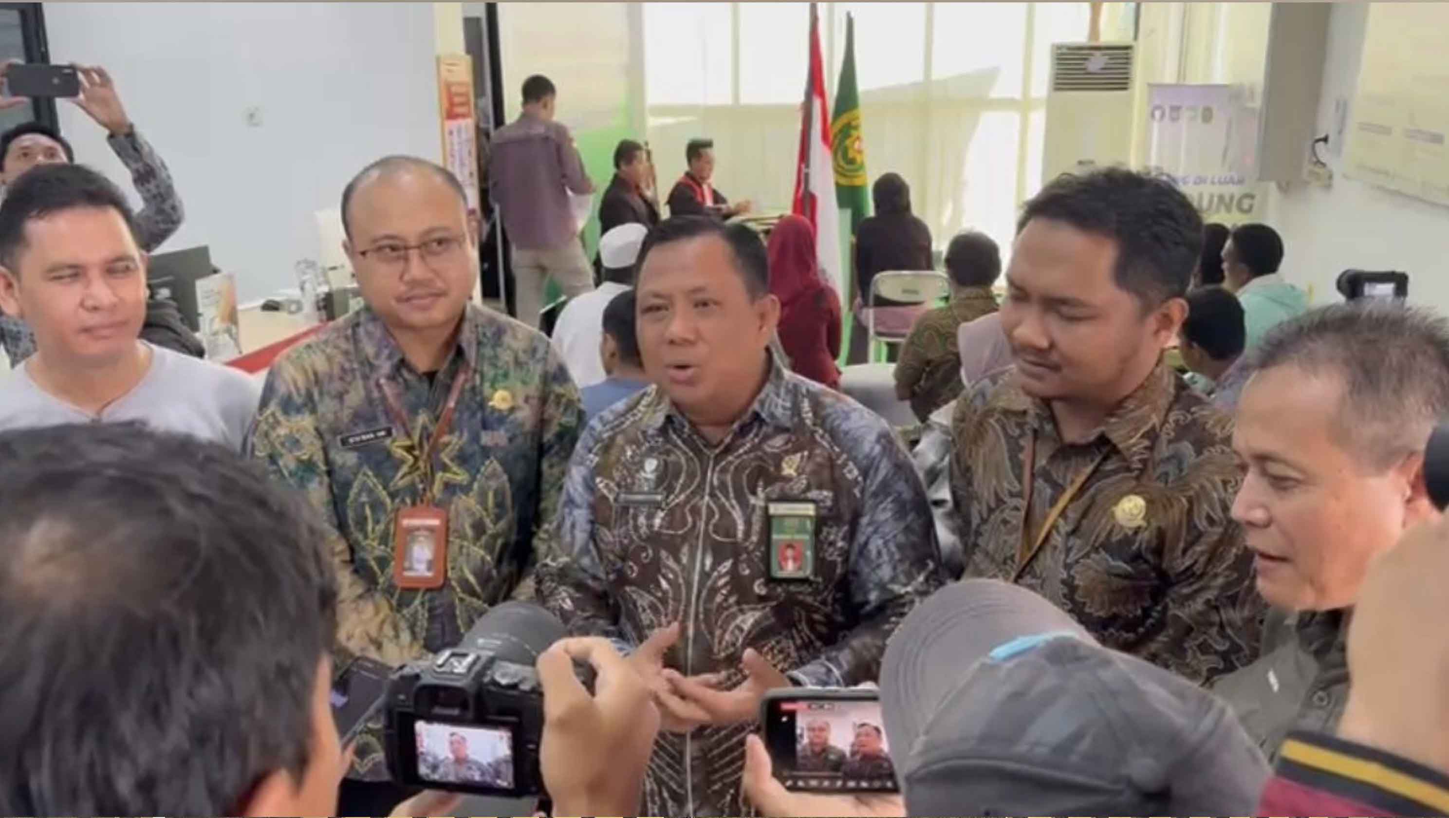 Penghubung KY Kalsel Pantau Persidangan di Luar Gedung Pengadilan