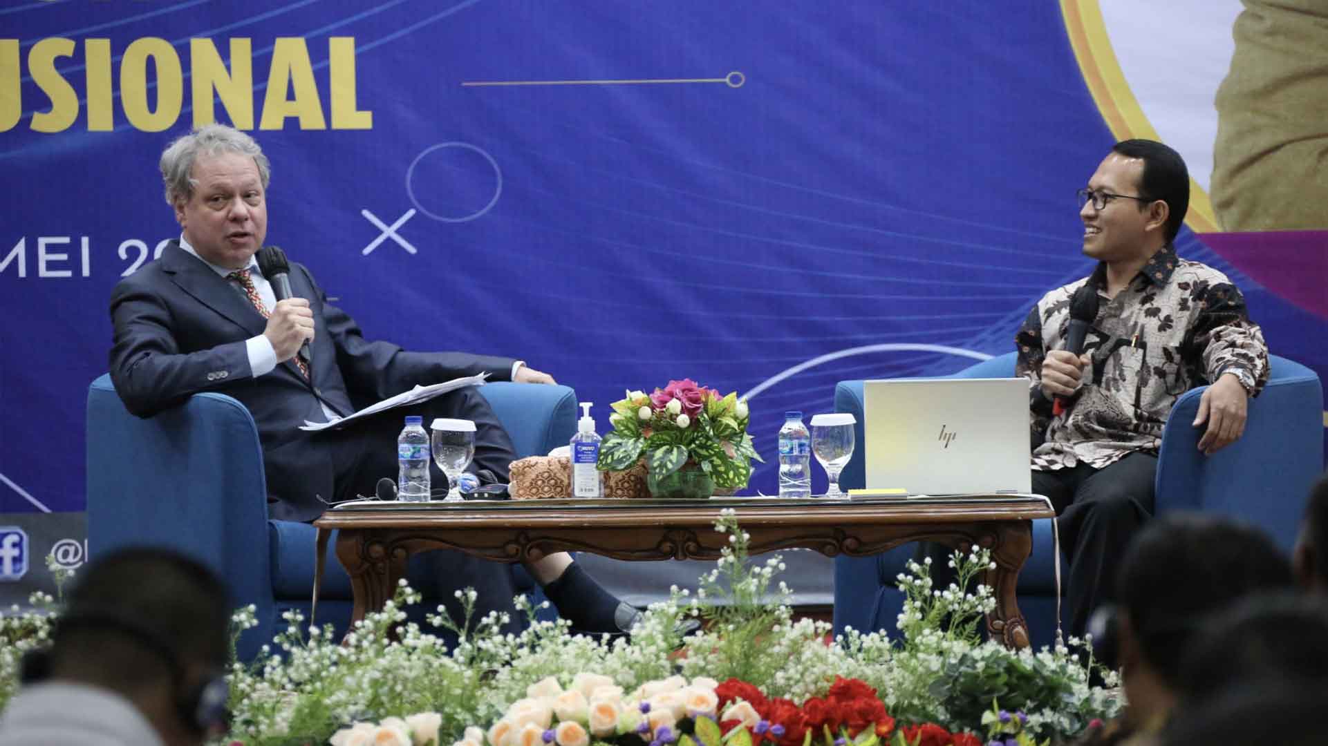 Guru Besar Ilmu Hukum Tilburg University Prof. Maurice Adams Singgung Ketidakpatuhan PNS