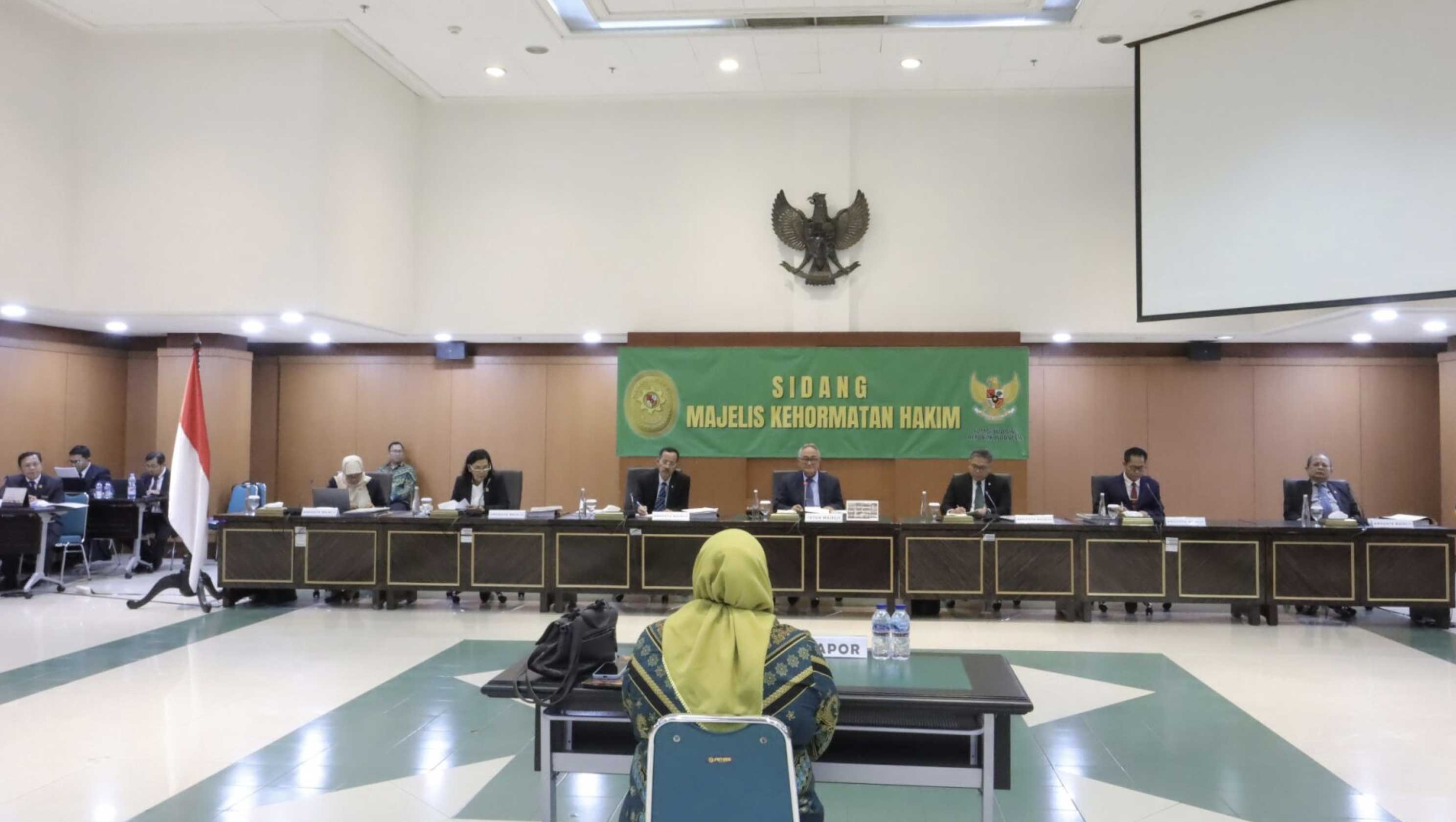 Penipuan Lolos CPNS, Hakim IW Diberhentikan Dengan Tidak Hormat