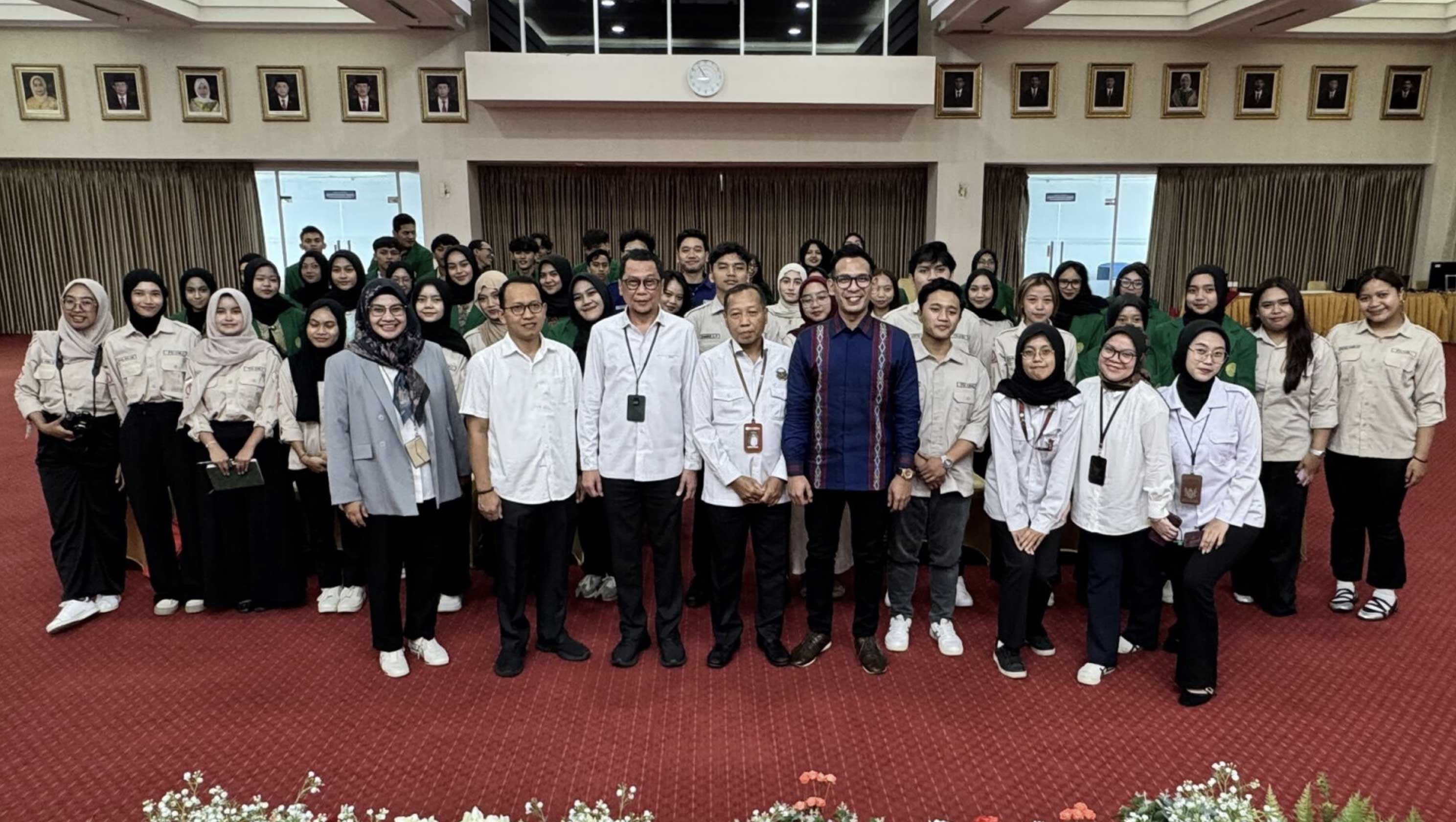 KY Terima Audiensi Mahasiswa FH UMJ