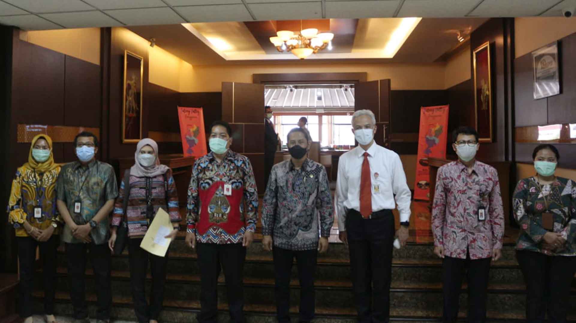 Tingkatkan Sinergi, Ketua KY Silaturahmi dengan Gubernur Jateng
