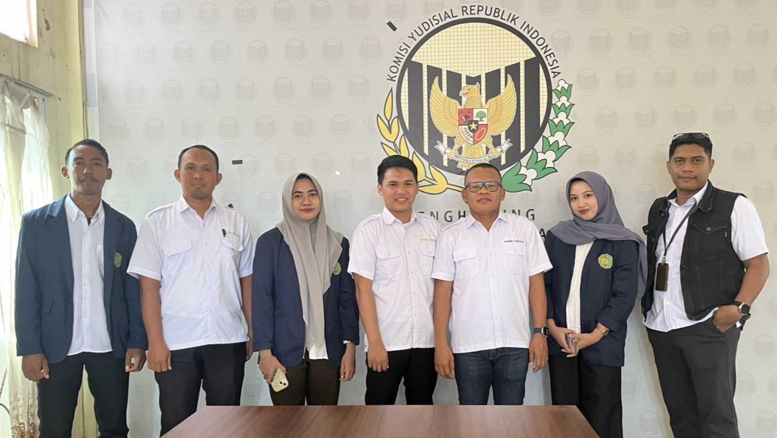 Penghubung KY Sultra Terima Audiensi Mahasiswa FH UM Buton