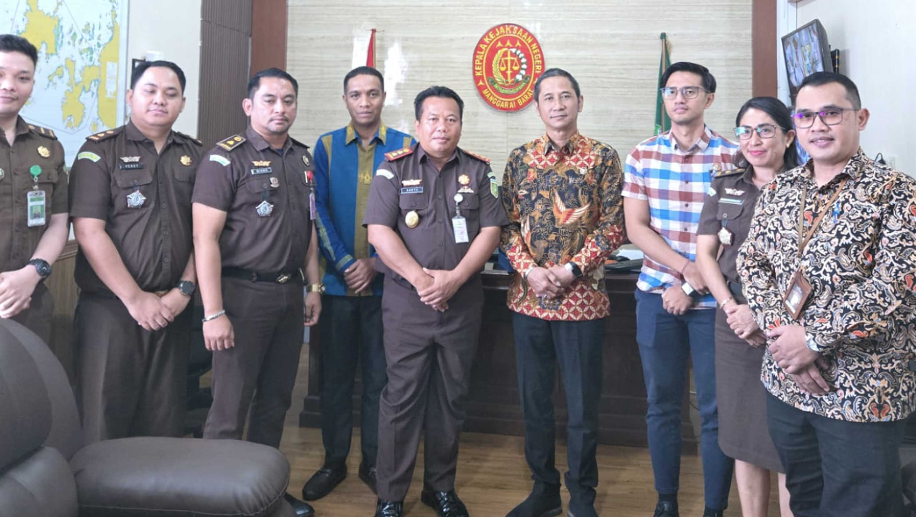Anggota KY Mukti Fajar Nur Dewata Kunjungi Kejari Manggarai Barat Bahas Sinergi Antarlembaga