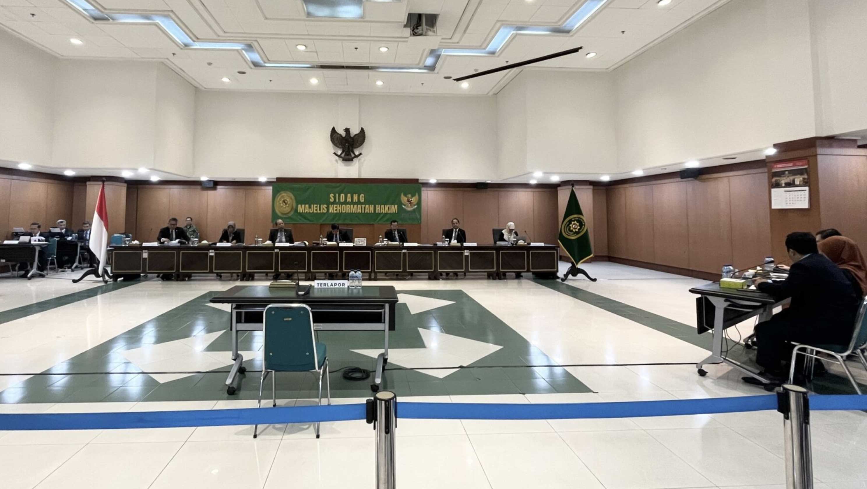 Terbukti Berselingkuh dan Mangkir Kerja, Hakim HS Diberhentikan Dengan Tidak Hormat