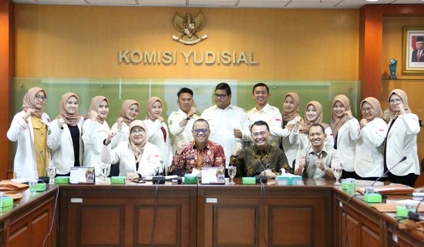 KY Terima Kunjungan Mahasiswa FH Bung Hatta Padang