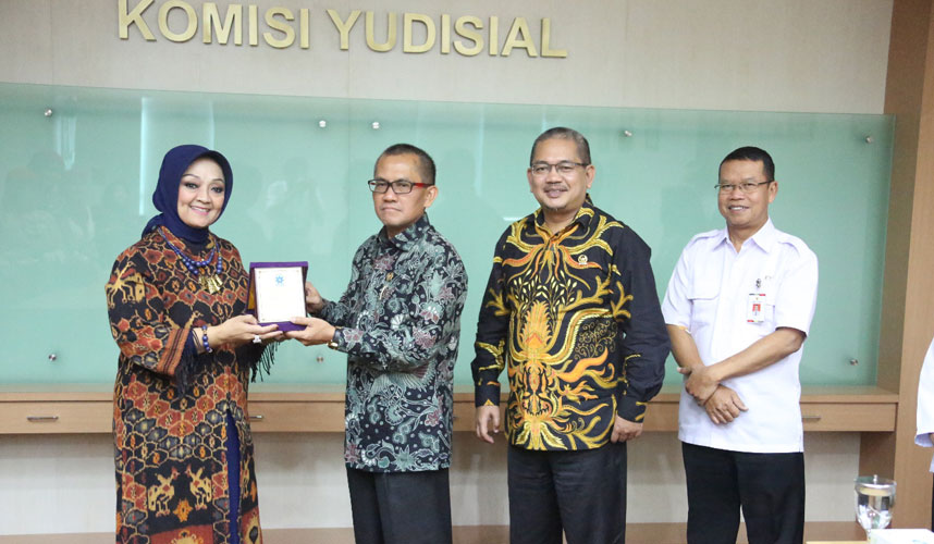 Jajaki Kerja Sama, Perwari Kunjungi KY