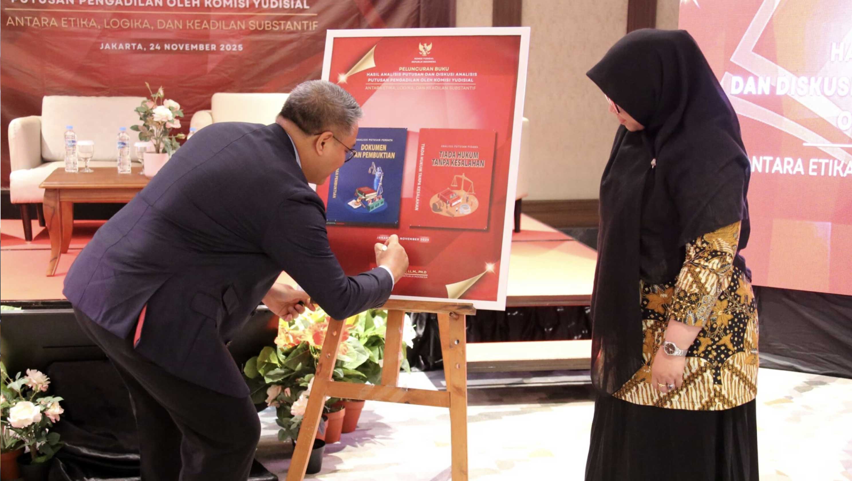 Apresiasi Putusan Hakim Berkriteria Baik, KY Luncurkan Buku Analisis Putusan Hakim Pidana dan Perdata