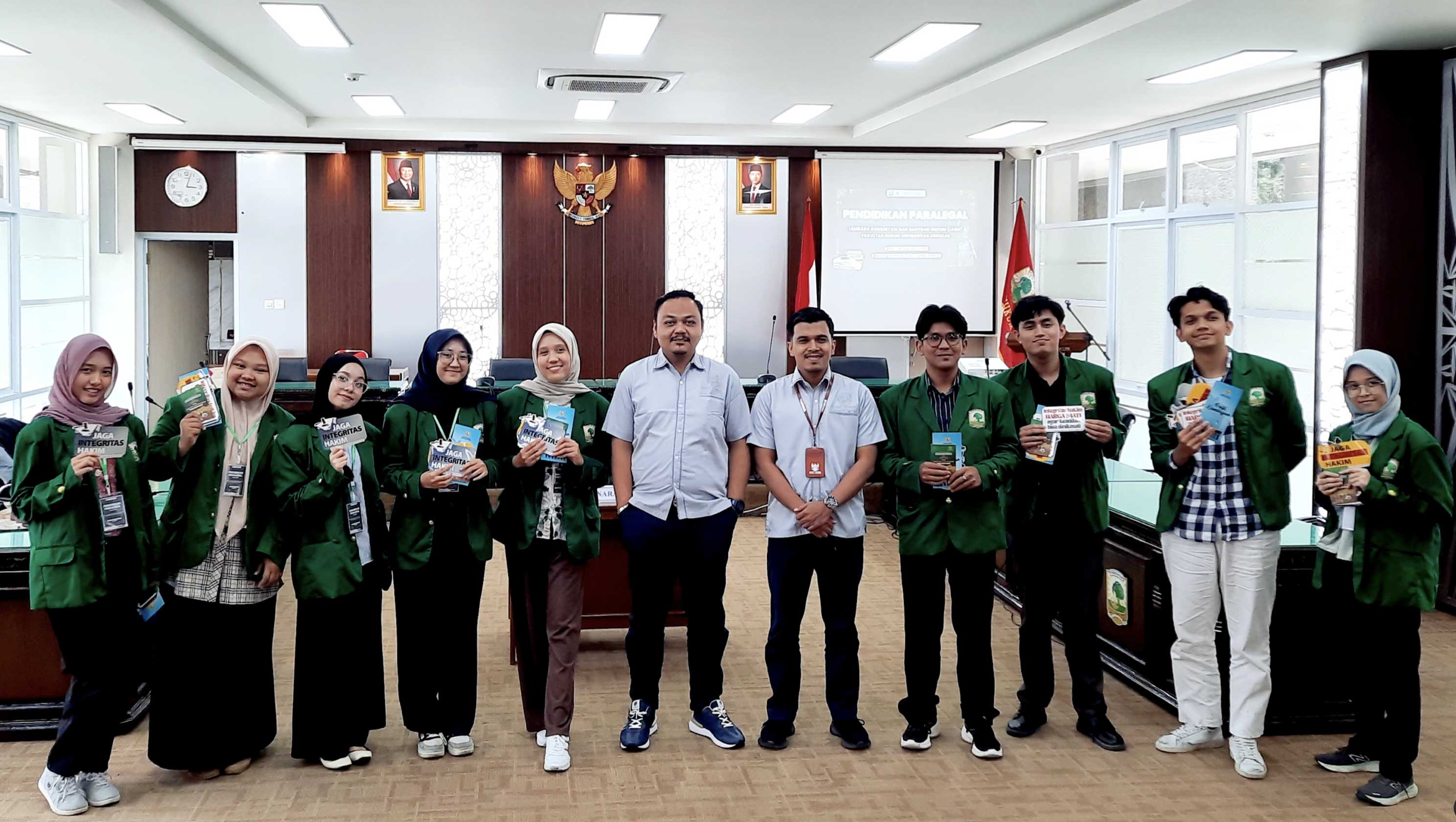 Penghubung KY Sumbar Beri Pembekalan kepada Calon Paralegal