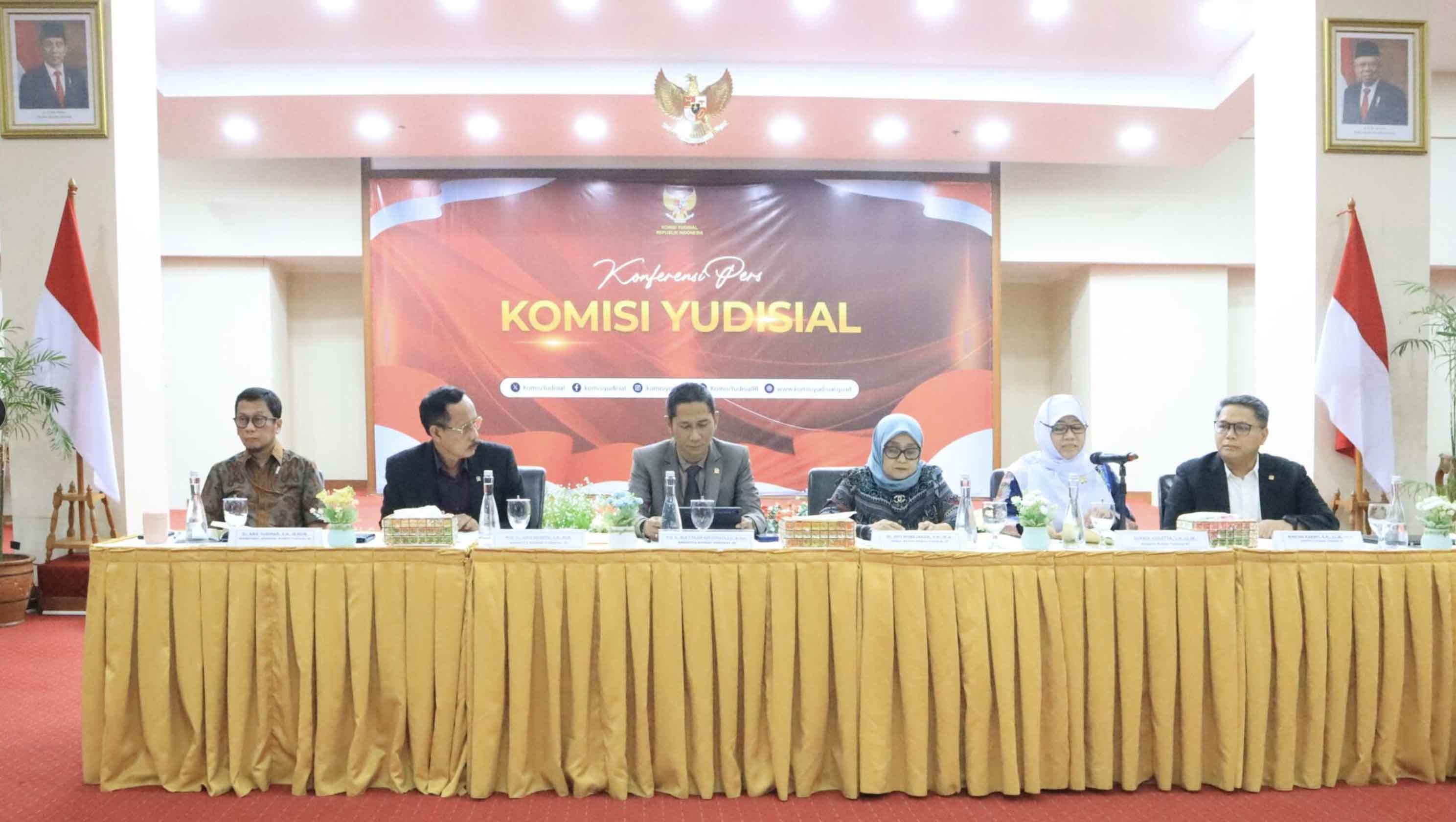 KY Berikan Klarifikasi Resmi Kepada DPR Terkait Penolakan CHA dan Calon Hakim ad hoc HAM di MA
