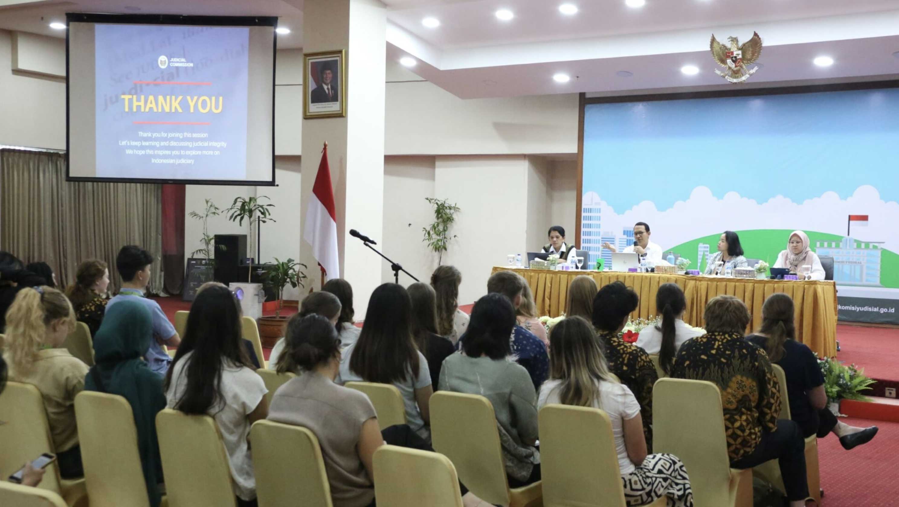 KY Kenalkan Tugas Pengawasan Hakim kepada Mahasiswa ACICIS
