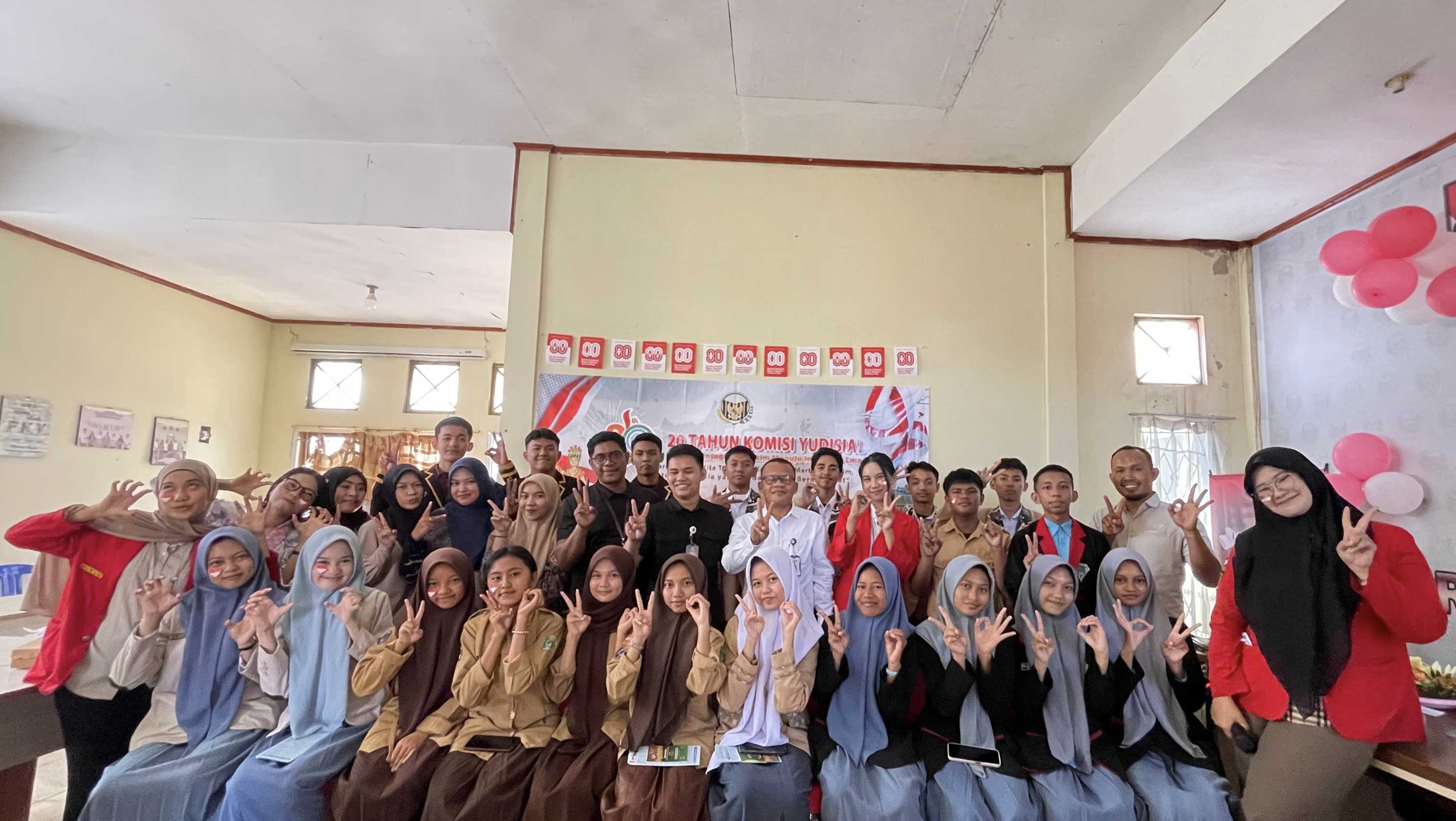 Sambut HUT ke-20 KY, Penghubung KY Sultra Ajak Pelajar SMA Kenali KY