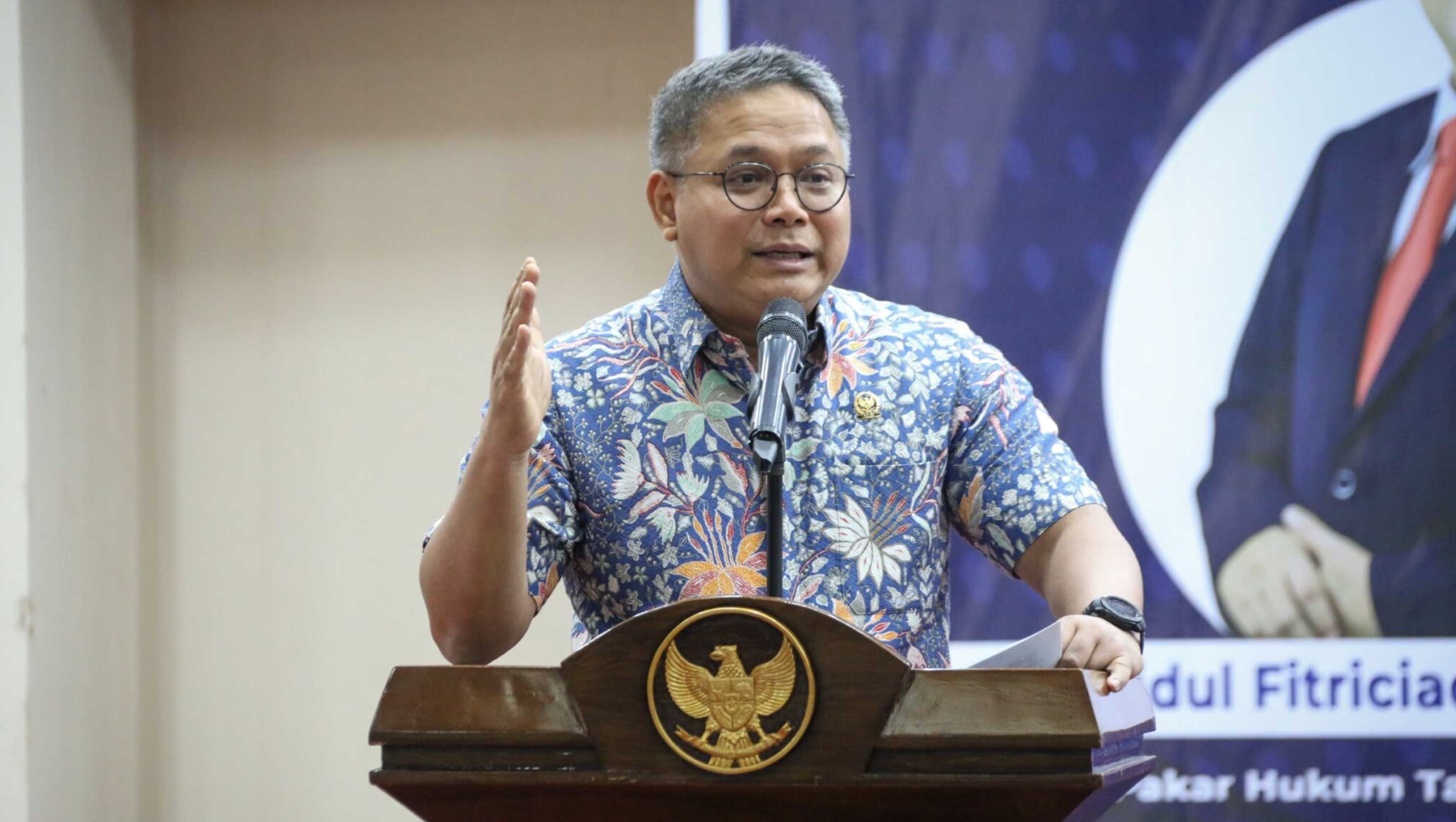 Kode Etik Refleksi Timbal Balik Jabatan Hakim dan Masyarakat